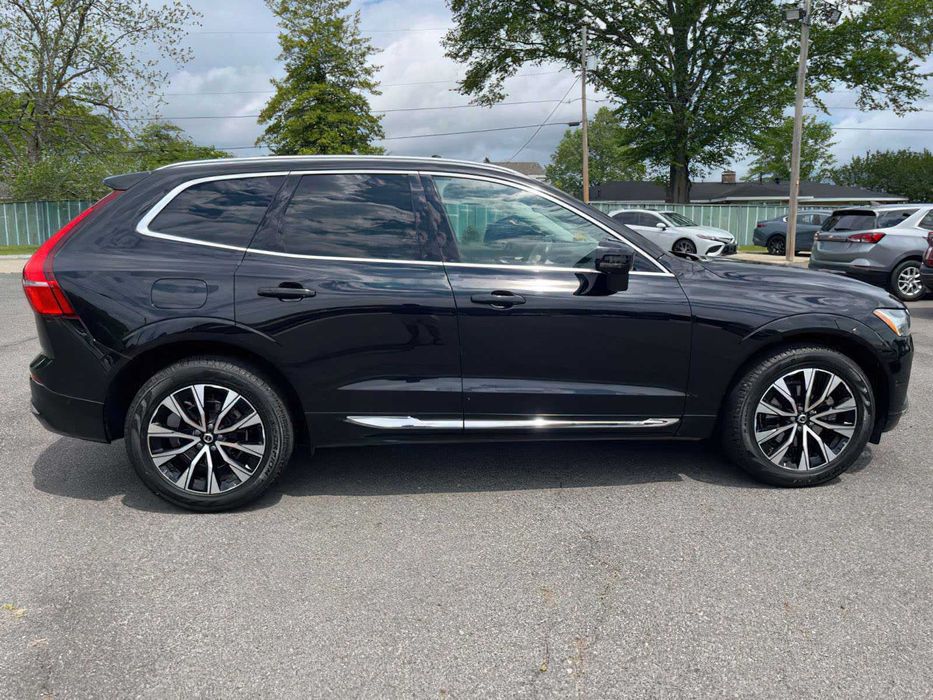 Volvo XC60 B5 Plus Bright Theme      2023