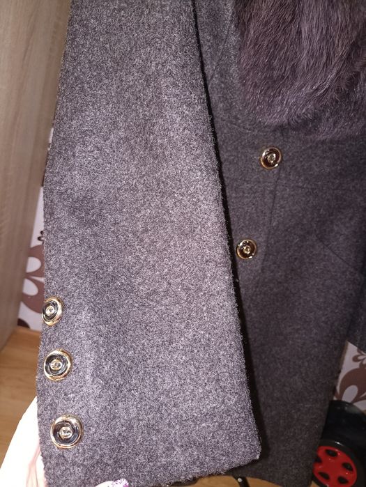 Пальто зимове з натур.хутром