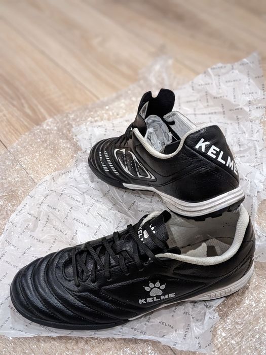 Kelme сороконожки кеди футзалки