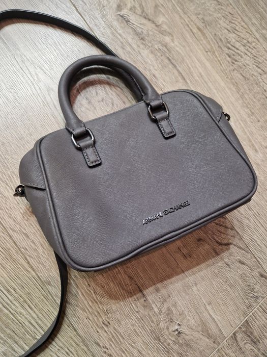 Сумочка кожаная Armani Exchange