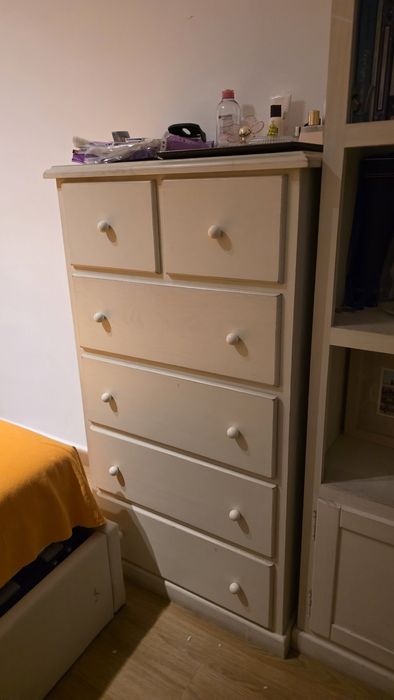 Estante e móvel gavetas quarto