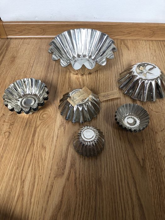 Zestaw foremek 28 sztuk, karbowane,metalowe
