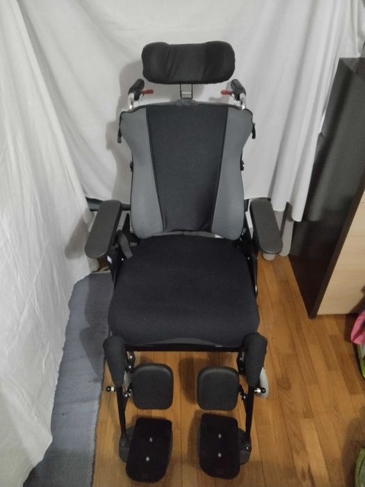 Cadeira de rodas de passeio marca Orthos