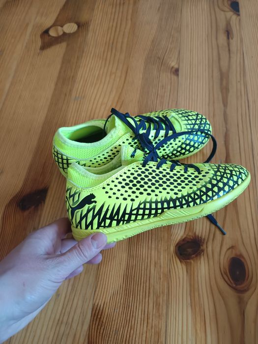 Buty piłkarskie  chłopięce Puma  rozm 33