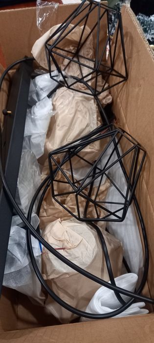 2 Candeeiros suspensos