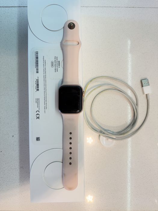 Apple watch 4 40mm  pink
