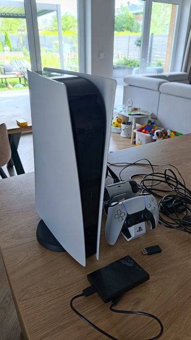 Ps 5 używana 100% sprawna
