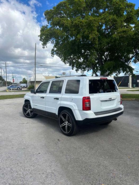 Jeep Patriot Limited      2014