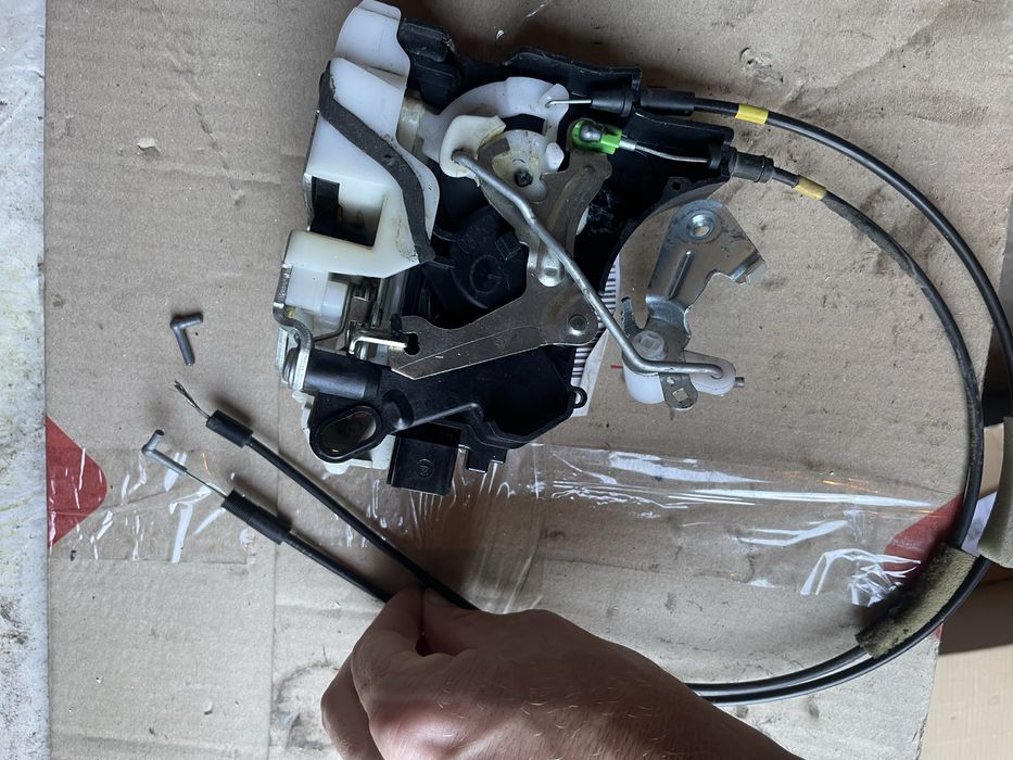 Lancer x 10 замок двери центральный