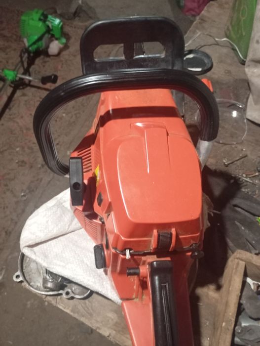 Продається пила husqvarna 137