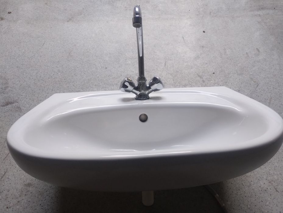 Umywalka 60cm z baterią używana super stan