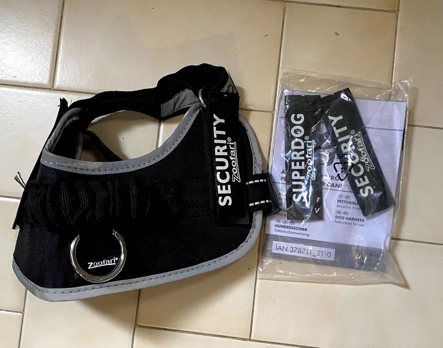 Arnês preto e reflector cão - NOVO