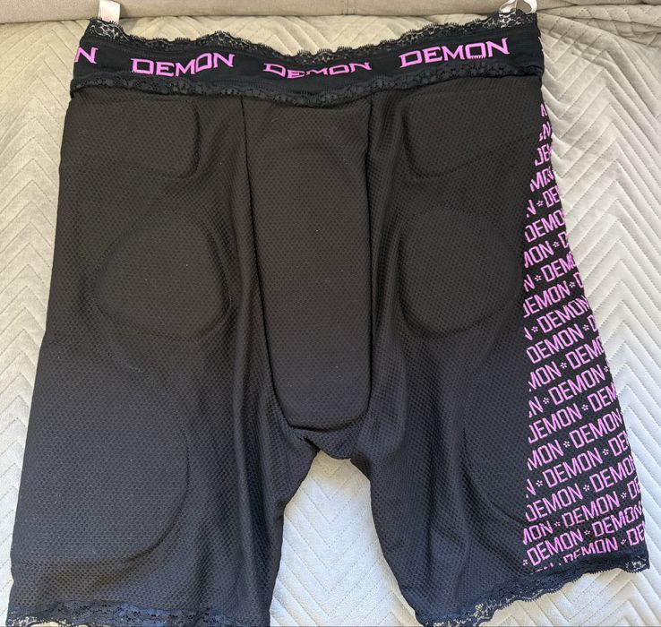 Spodenki damskie Demon