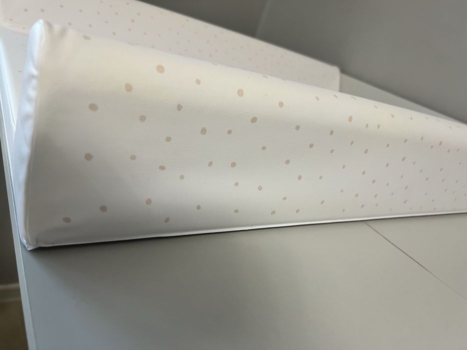 Пеленальна дошка