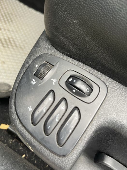 Renault Latitude 2011 2.0 максимальна комплектація