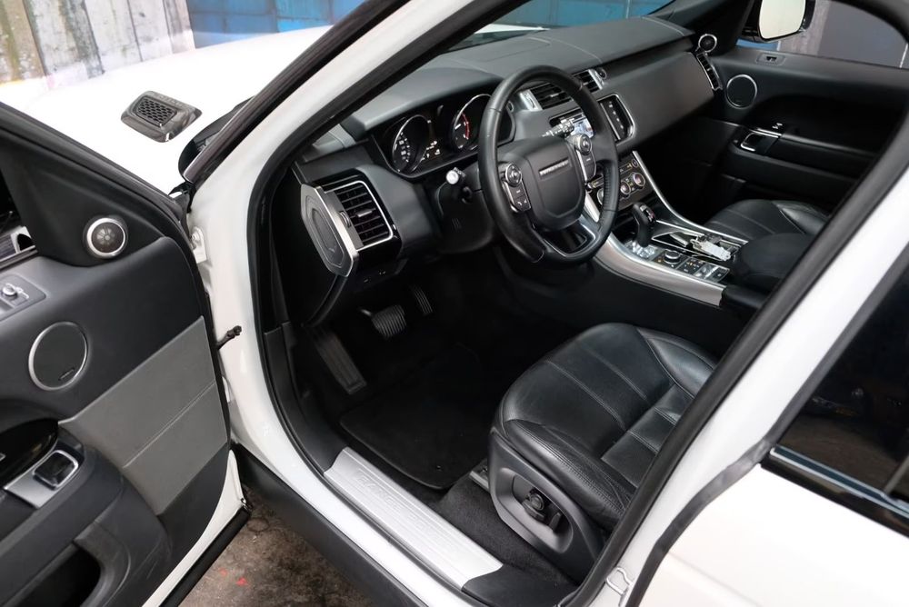Land Rover Range Rover Sport 3.0 TDV6 HSE