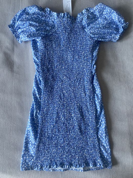 Sukienka mini w białe kwiatuszki niebieska S