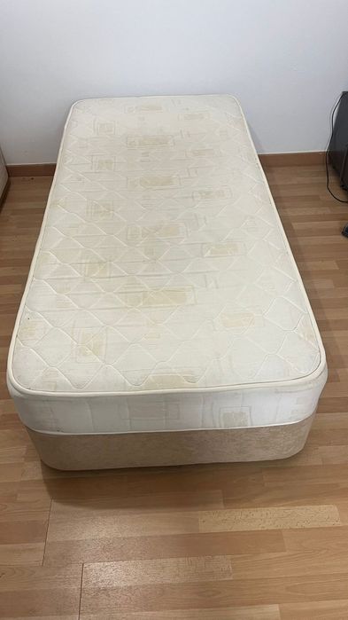 Base e colchão cama solteiro
