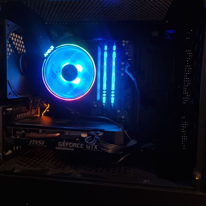 Komputer gamingowy r5 / 1660oc / 16gb / 512gb