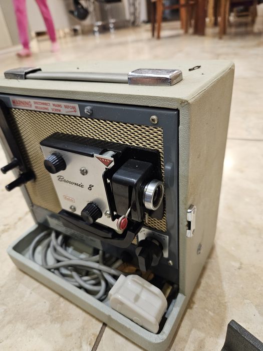 kodak brownie 8 projektor kolekcjonerski zestaw 8mm 1964r