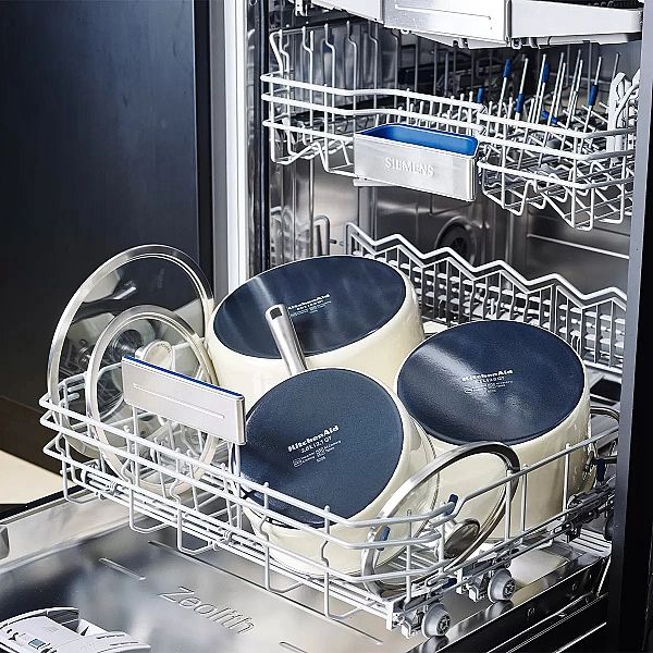 Garnek emaliowany z pokrywką 6L - kremowy / KitchenAid