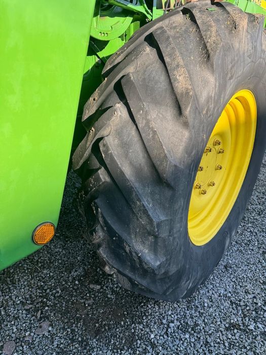 Комбайн свіжо пригнаний John Deere 1055