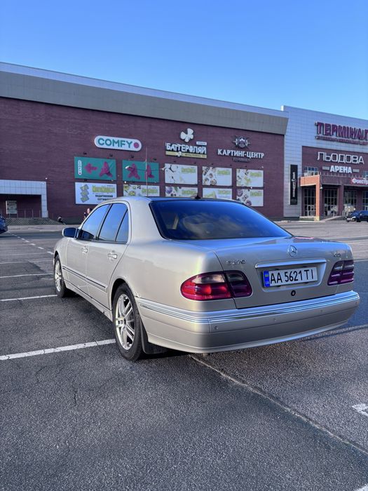 Mercedes-Benz E-Class 2000