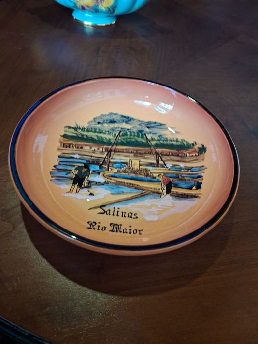 Hand-painted ceramic cup430581810138327043
