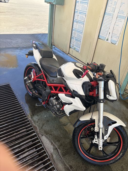 benelli 125BN modificada