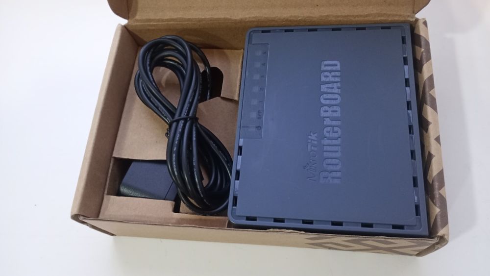Роутер Mikrotik hex s