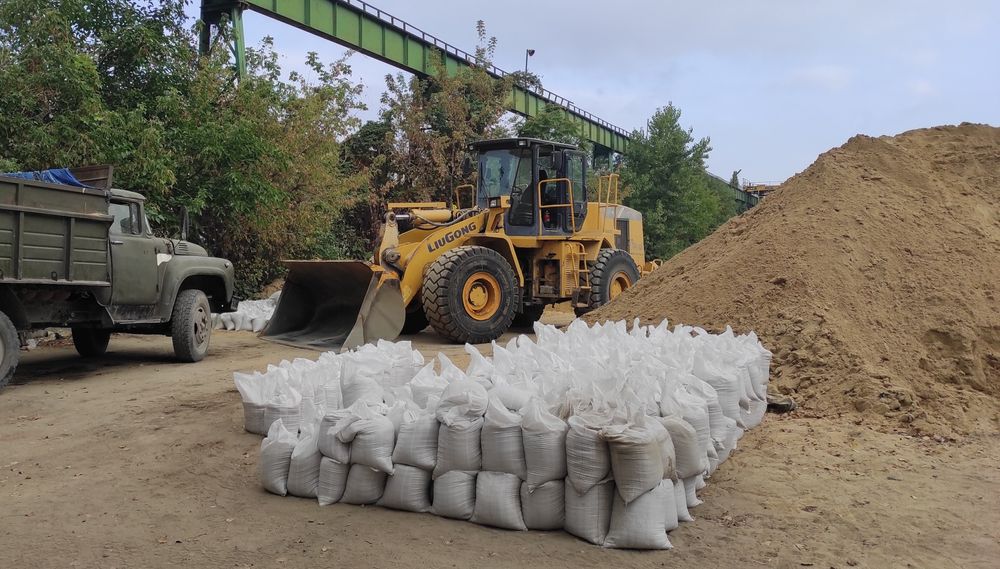 Песок, щебень, отсев, цемент, глина, чернозем керамзит и др. в мешках ...