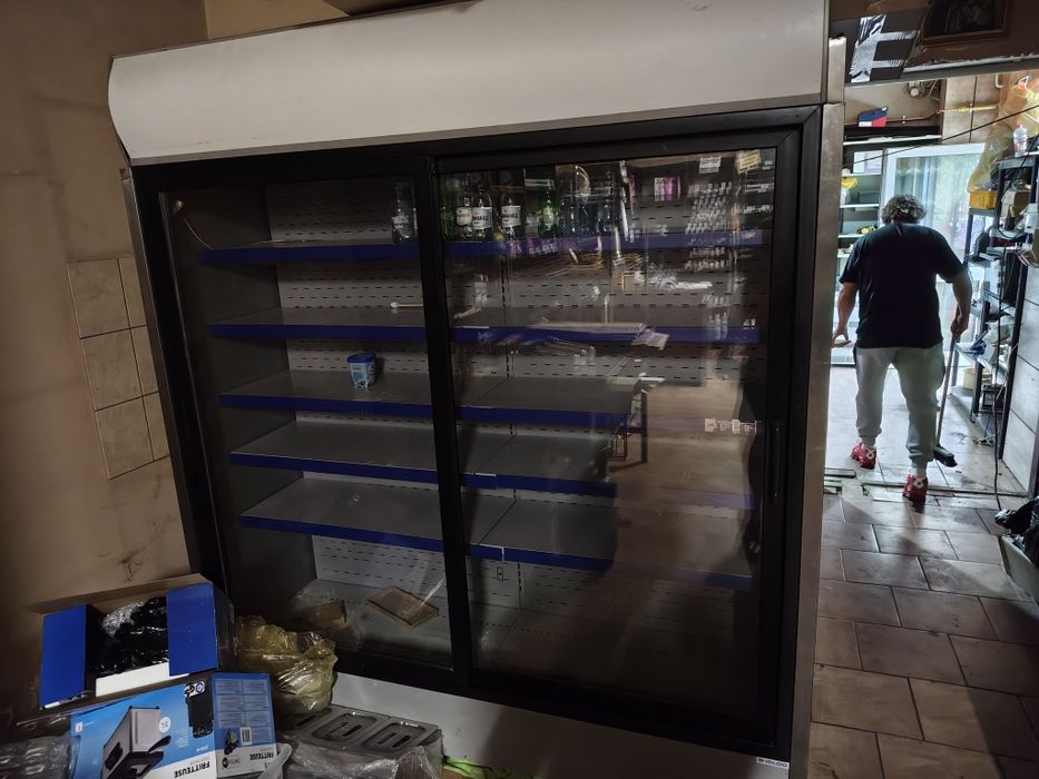 Szafa chłodnicza witrynowa duża lodówka od IGLOO 220x85x200