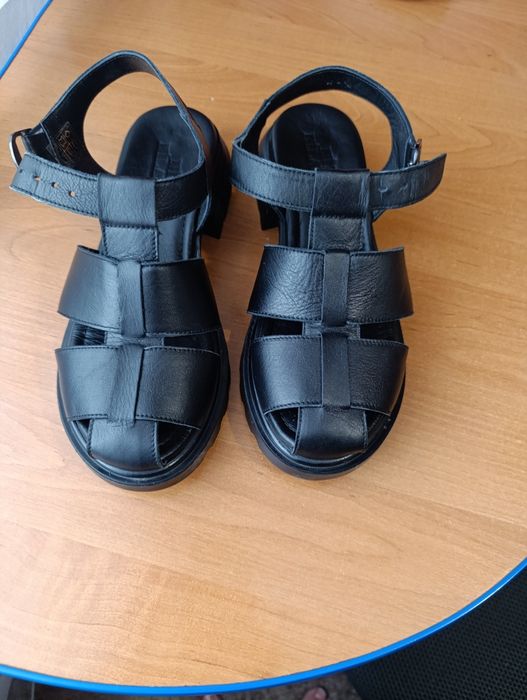 Женские босоножки