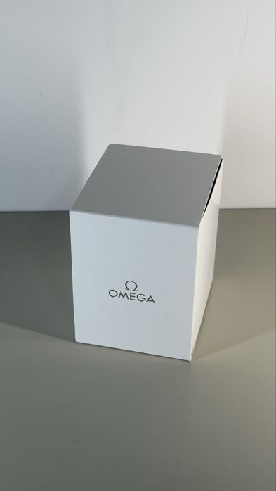 Omega caixa nova