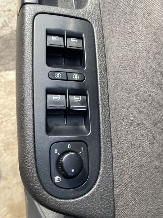 Продається Volkswagen Sharan 2011 року