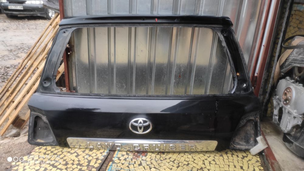 Крышка багажника ляда LAND CRUISER 200