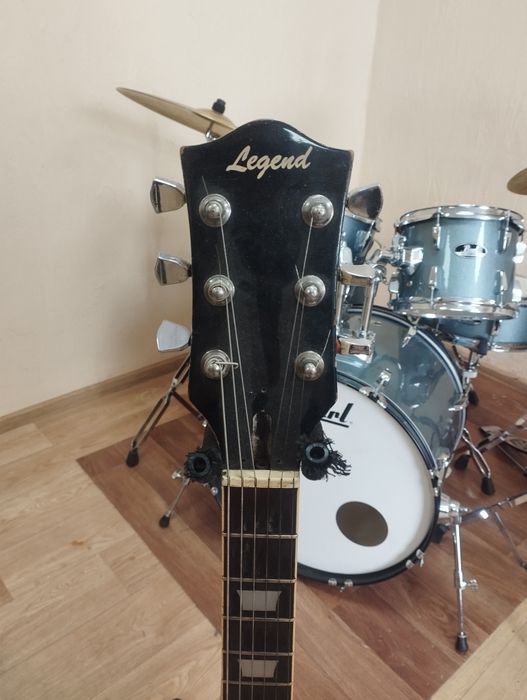 Електрогітара Legend і процесор Korg AX5G