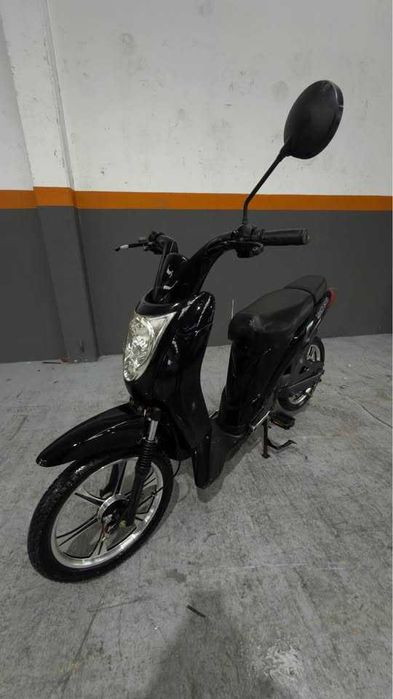 Moto Scooter Eléctrica Como Nova