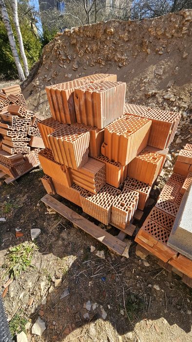 Pozostałości po budowie