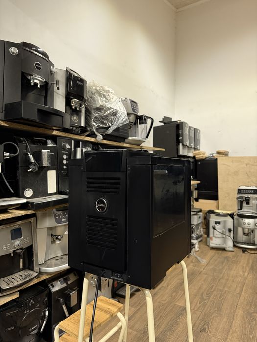 Кавомашина Jura Impressa F9 Piano Black