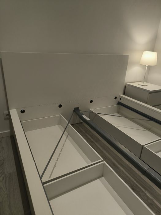 Cama IKEA Malm 160x200 cm com 4 caixas de arrumação e estrado