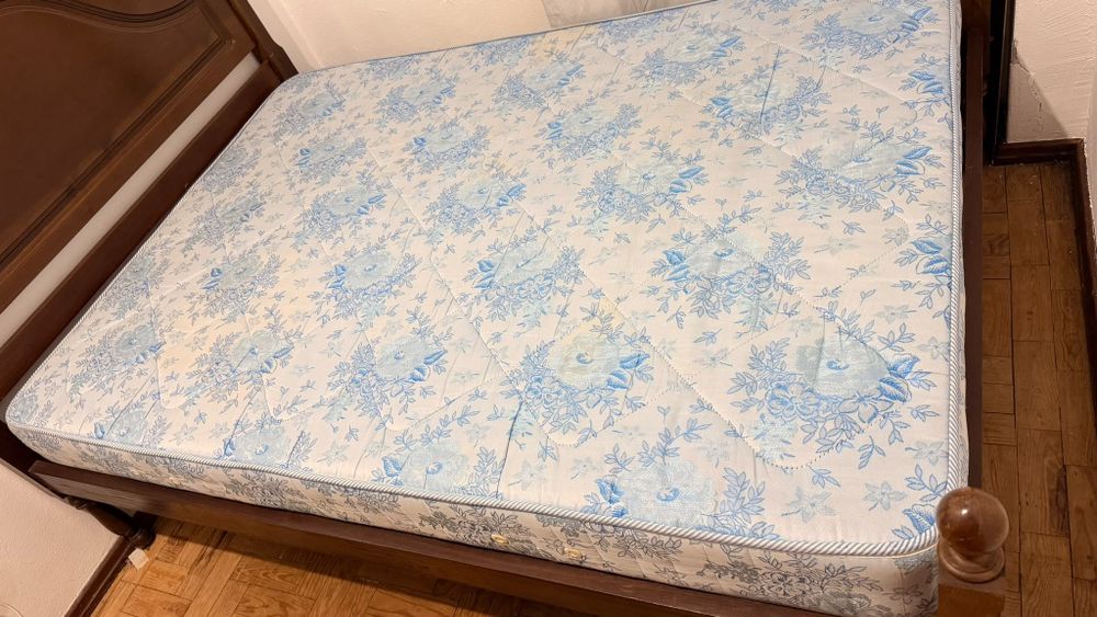 Cama de casal com colchão