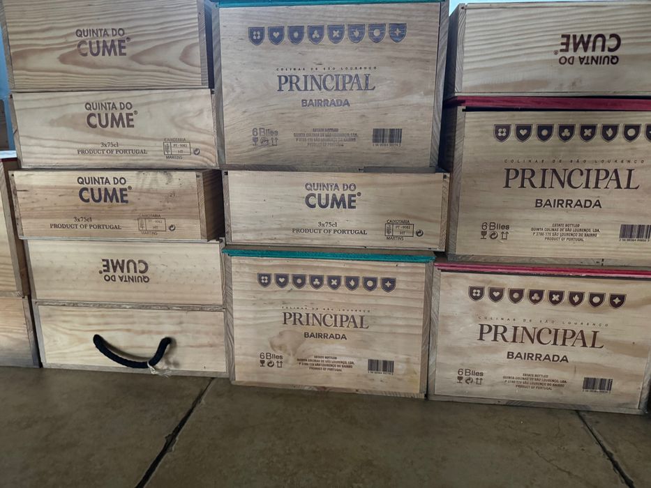 Caixas de vinho de madeira