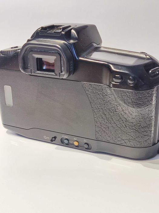 Câmara Canon EOS 10 - Analógica