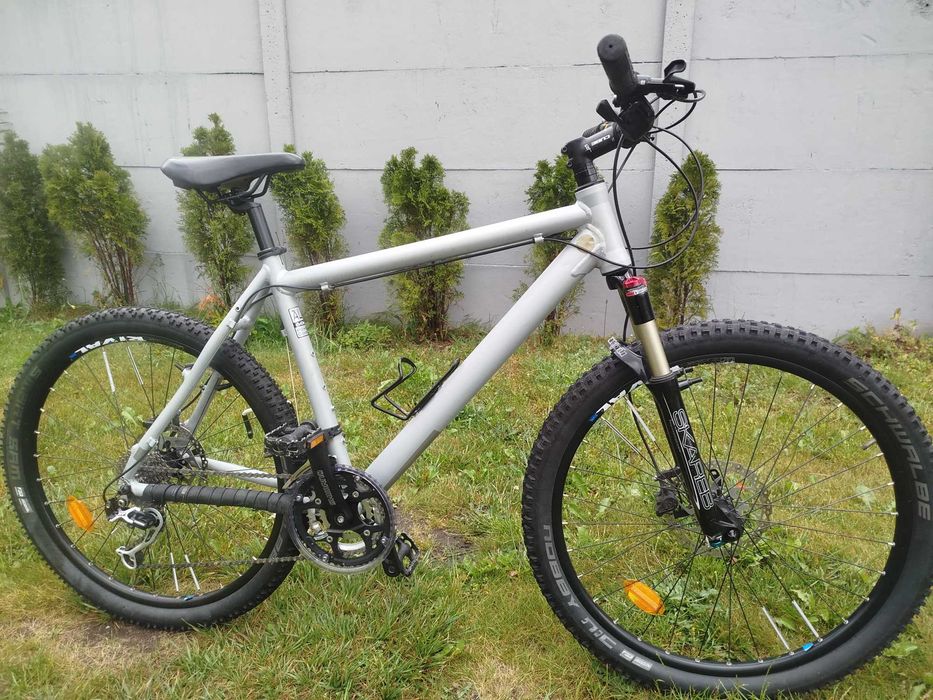 Rower Górski MTB CUBE Koła 26 Cali Rama 49 cm 19 cali DEORE XT Blokowany Powietrzny Amortyzator Manitou Skareb Hamulce Tarczowe Hydrauliczne