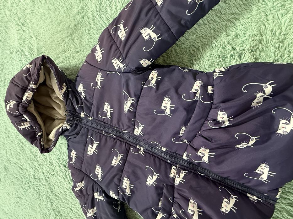 Kurtka zimowa puchowa ciepła dla dziewczynki Endo granatowa w kotki 98