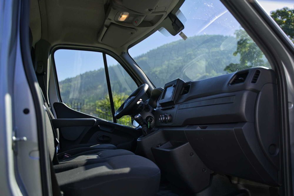 Wynajem busa Wypożyczalnia busów osobowych i towarowych 240 zł doba