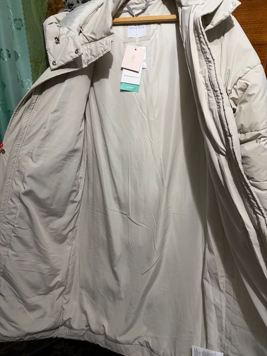 Зимовий пуховик.