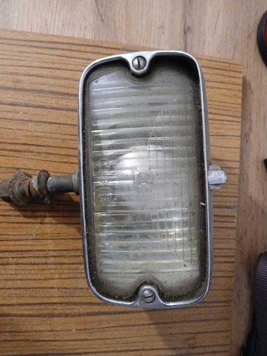 1x stary halogen cibie  , lata 50-70te,