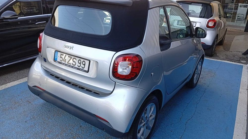 SMART Fortwo Cabrio 2020 - Leia a descrição